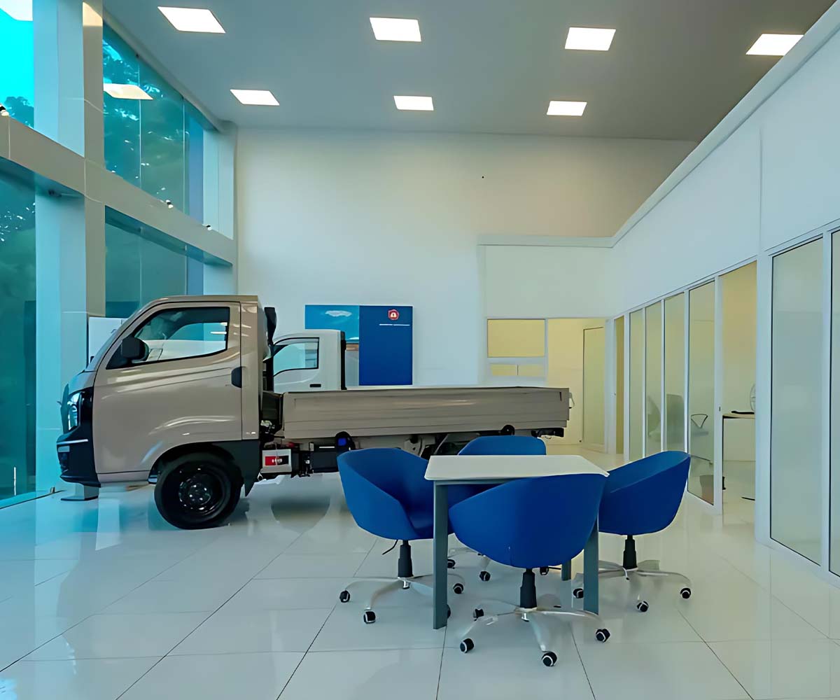 Commercial Vehicle Showroom Dubai Commercial Vehicle Showroom Dubai